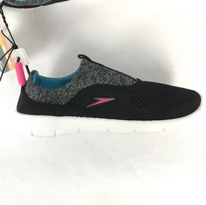 NWT SPEEDO Breathable Soft Fabric Surf Water Shoes
